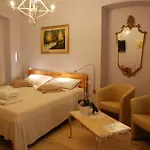 Sotto Il Faro - * 的里雅斯特