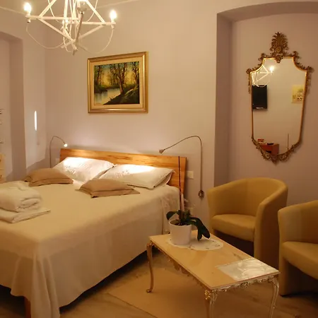 Sotto Il Faro - * Trieste