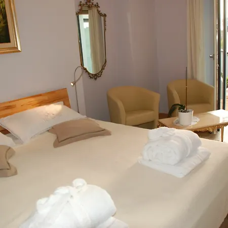 Sotto Il Faro - Bed & Breakfast Trieste