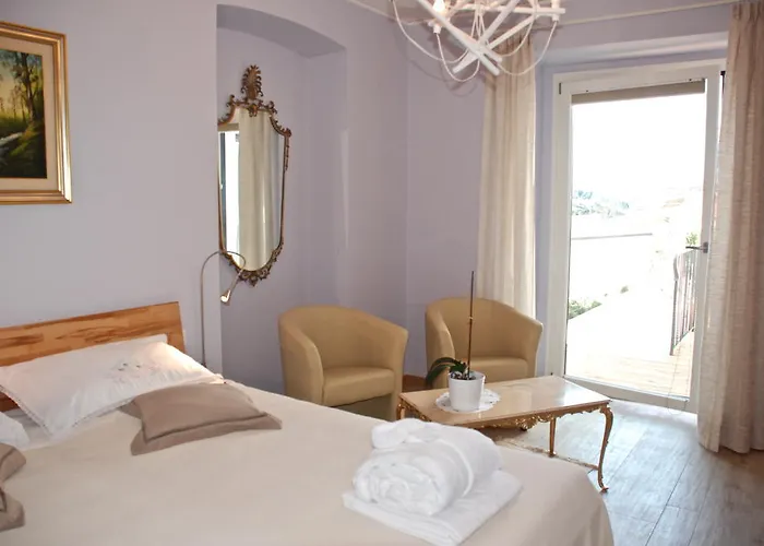 Bed and Breakfast Sotto Il Faro -